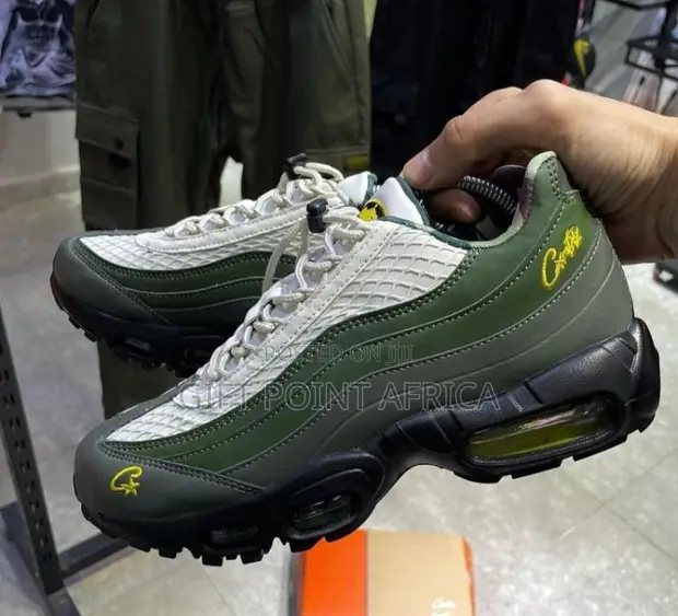 95 Ultra Essential Akshaya Air Max 95 Noir Vert Corteiz X Air Max