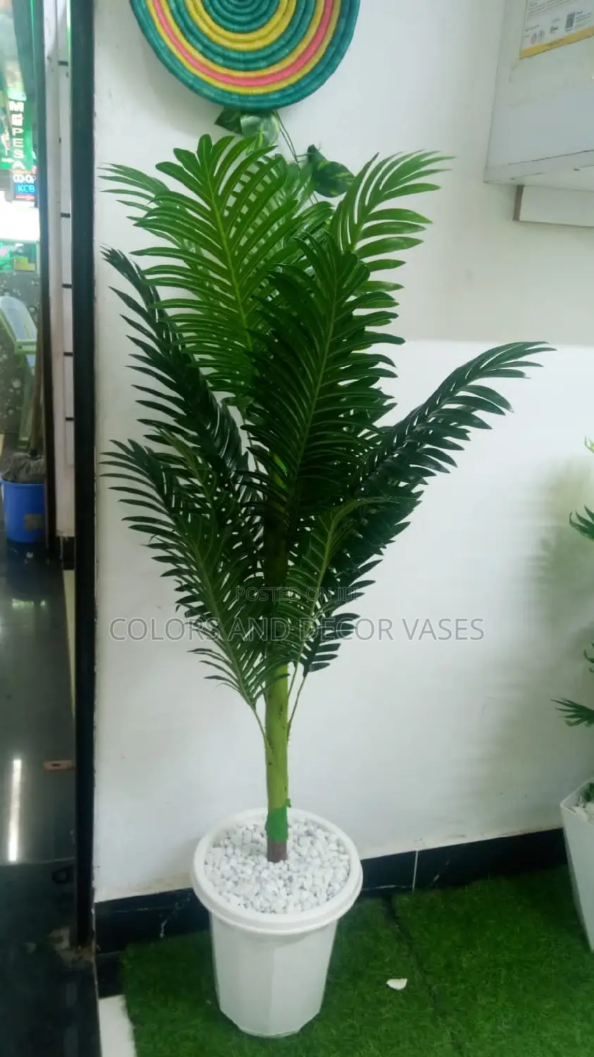 1.3m Long Artificial Palm Tree With Plastic Vase And Stones