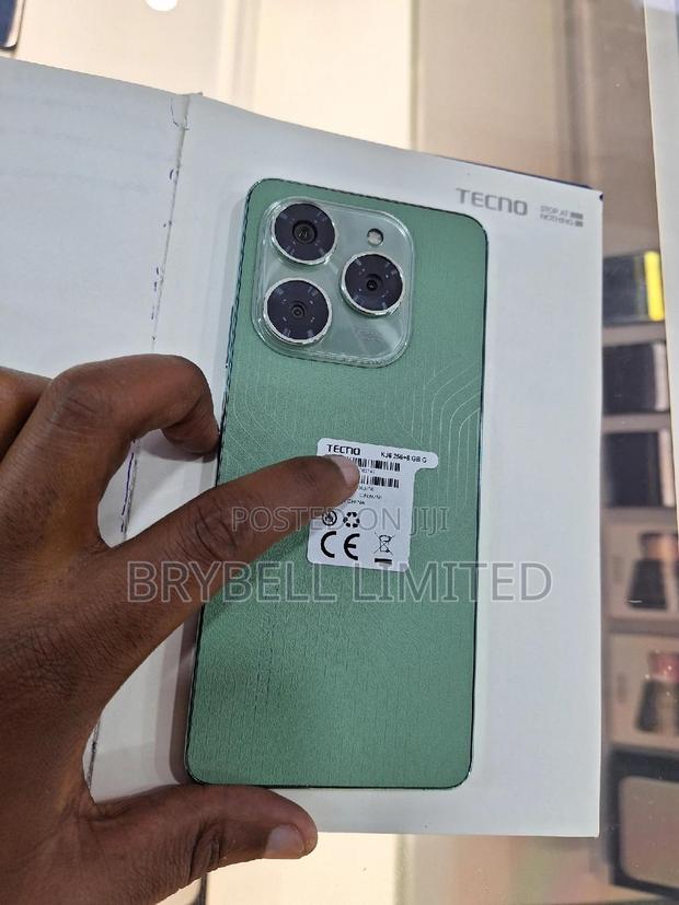 Tecno Spark 20 Pro 256 GB Green - main view
