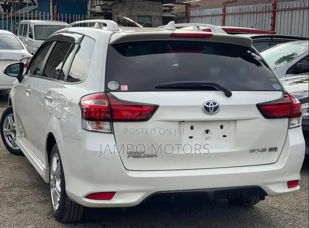 Toyota Corolla Fielder 2017 White