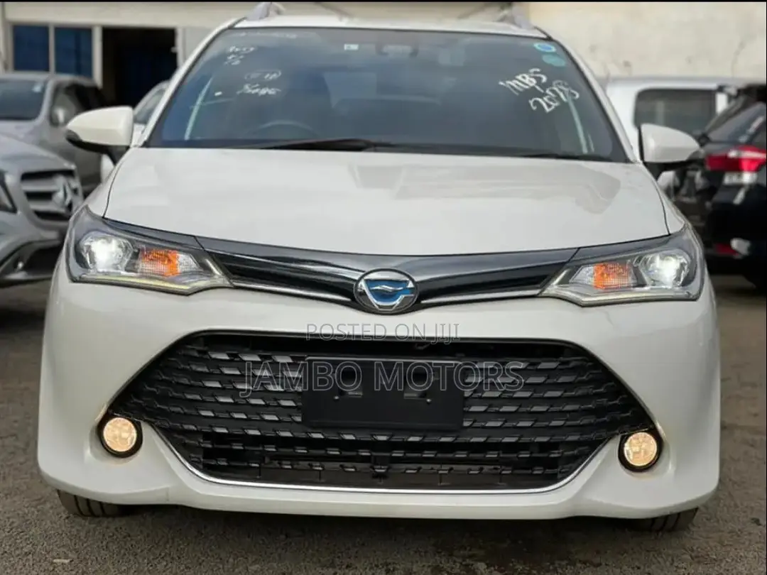 Toyota Corolla Fielder 2017 White
