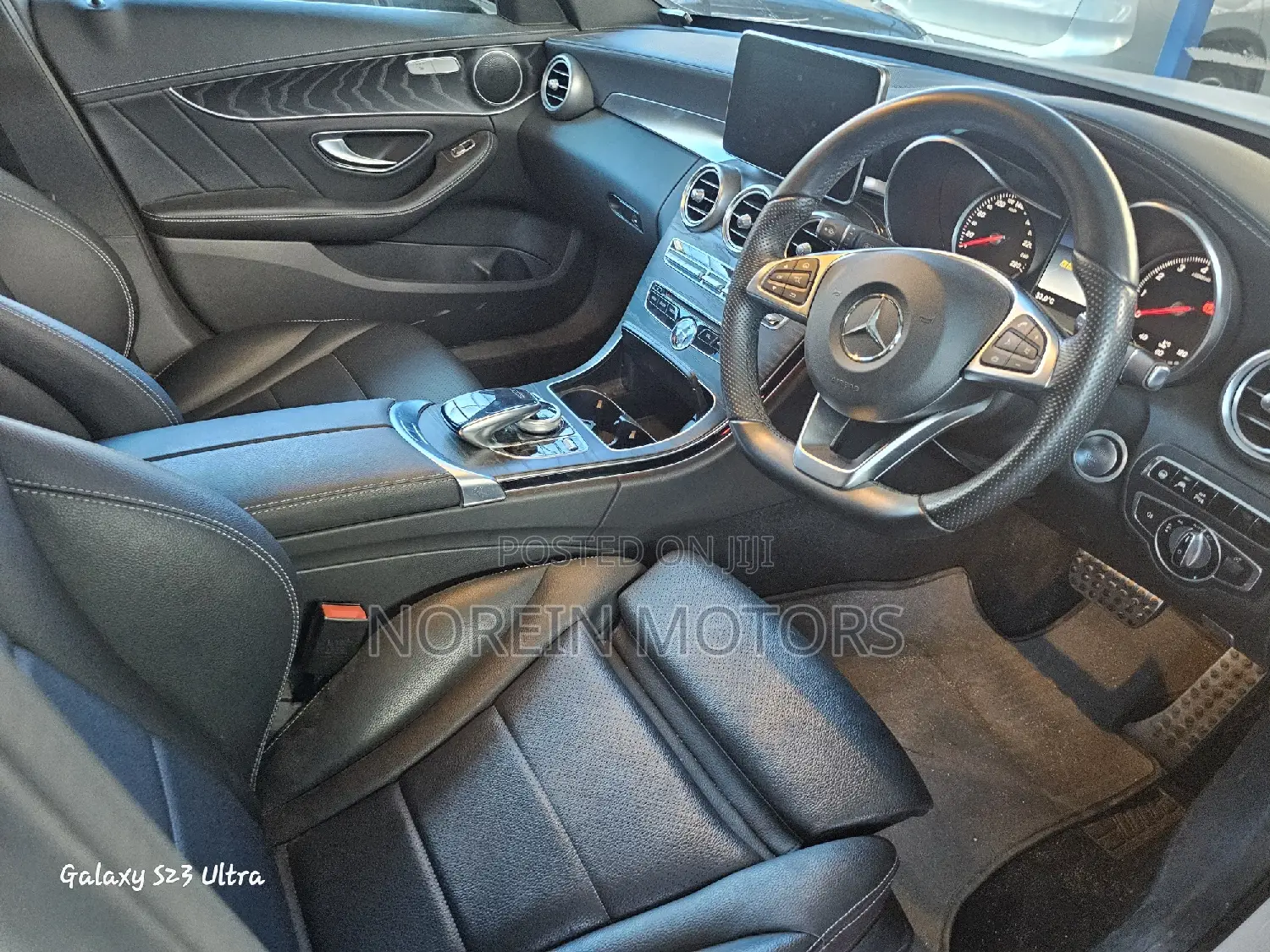 Mercedes-Benz C200 2018 Pearl