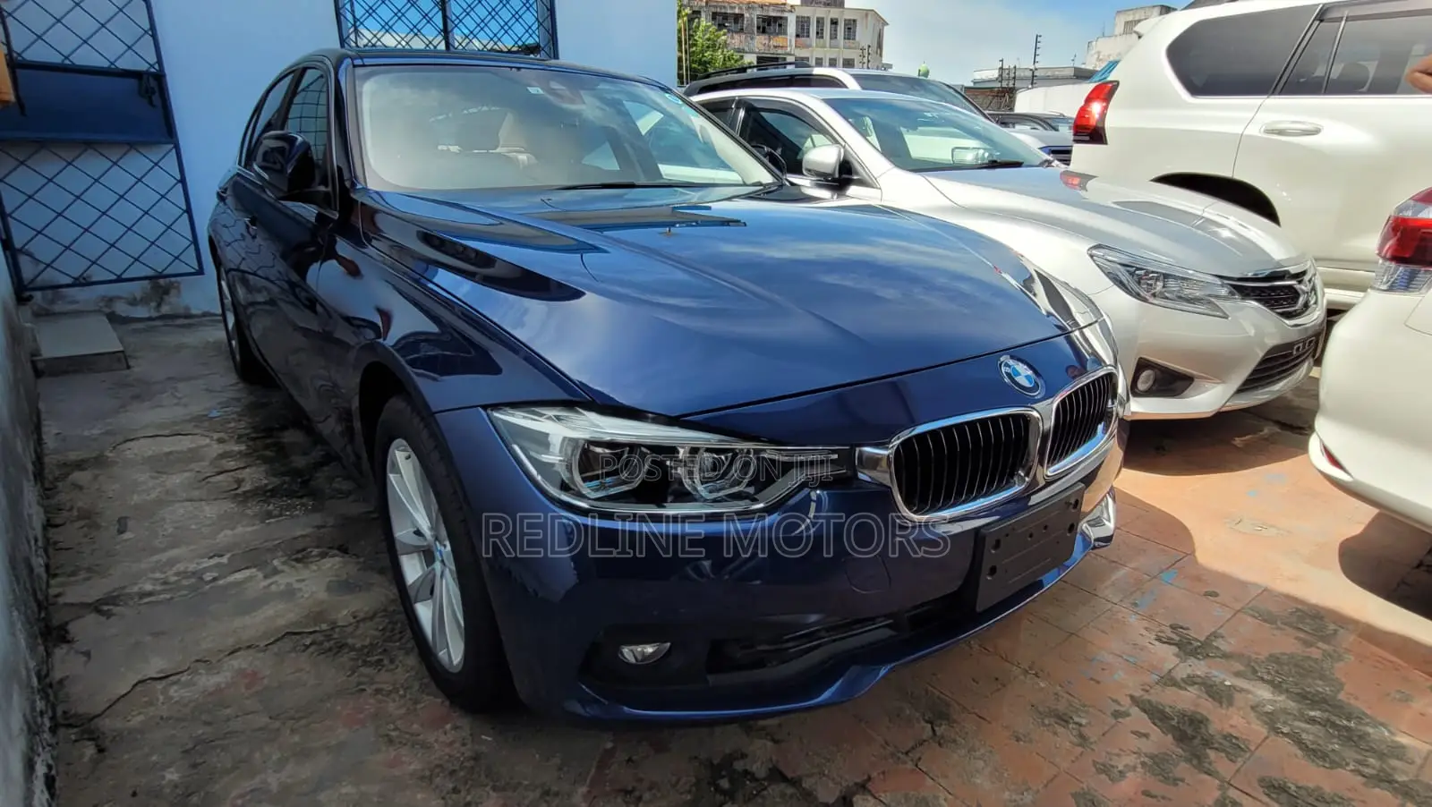 BMW 318i 2017 Blue