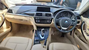 BMW 318i 2017 Blue