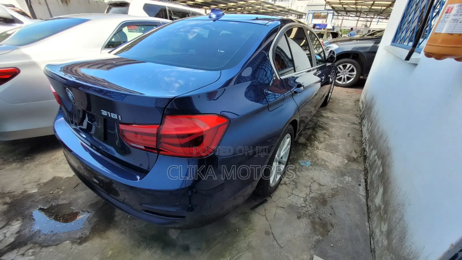 BMW 318i 2017 Blue