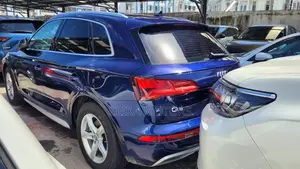 Audi Q5 2.0T Premium AWD quattro 2018 Blue