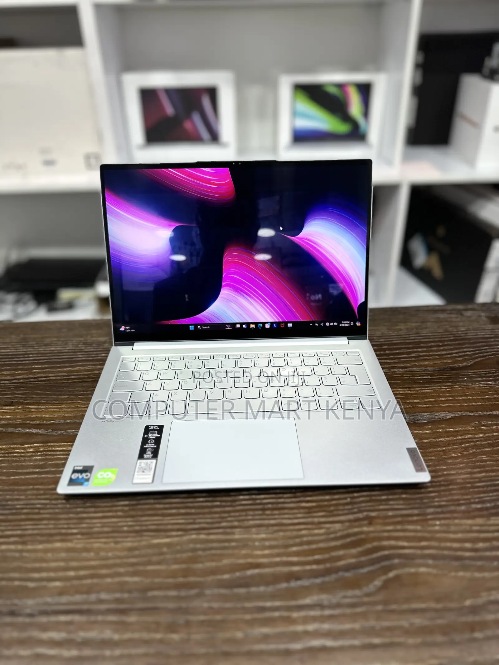 New Laptop Lenovo Yoga 700 16GB Intel Core I7 SSD 1T