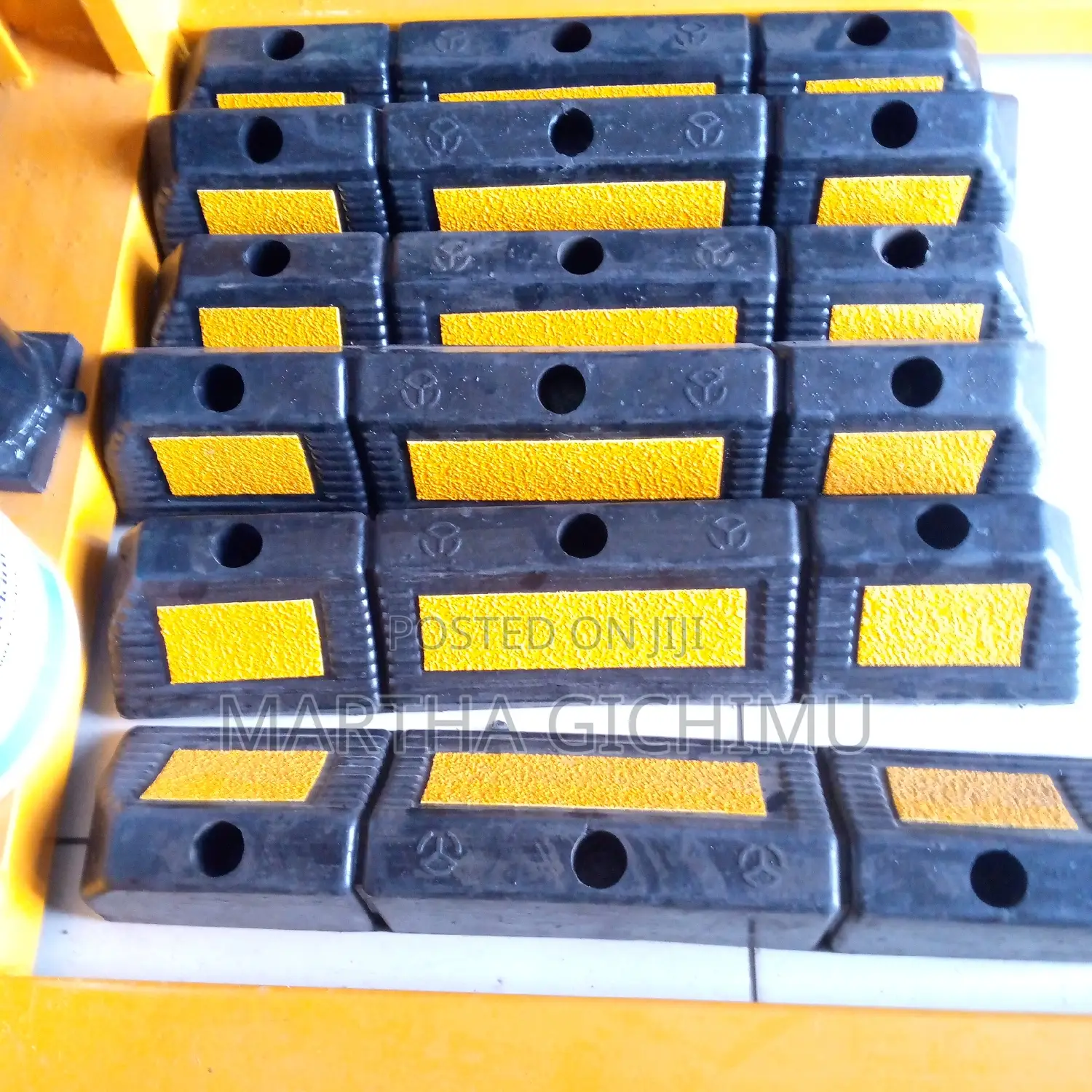 Rubber Car Wheel Stopper Available