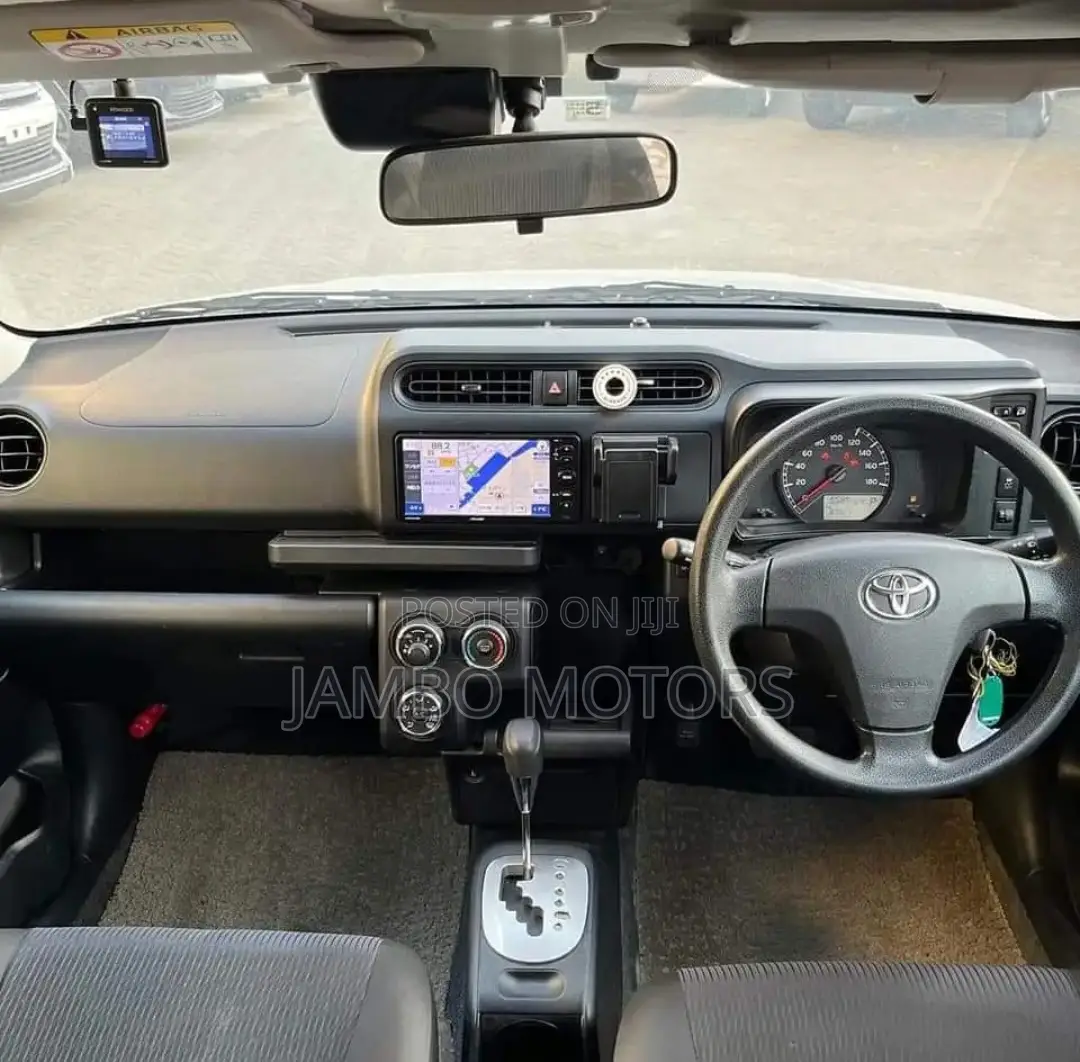 Toyota Succeed 2017 Silver
