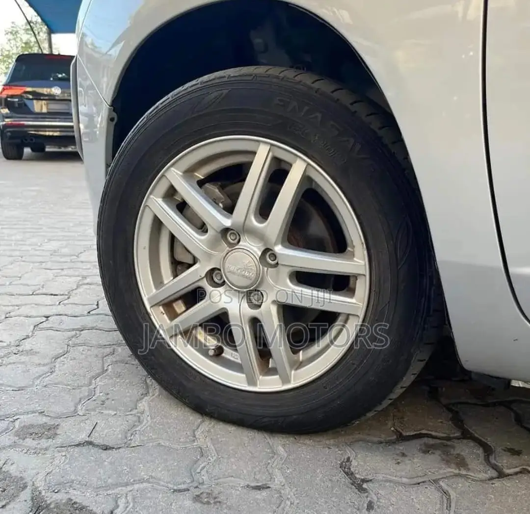 Toyota Succeed 2017 Silver