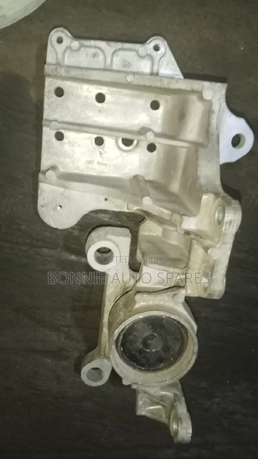 Nt31 X-Trail Gearbox Mounting
