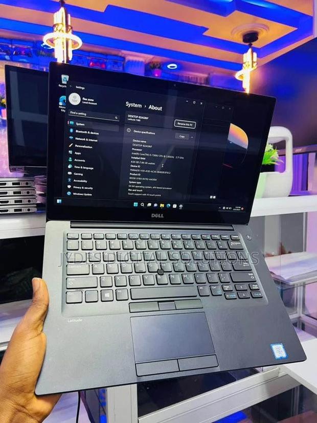 Laptop Dell Latitude 7490 8GB Intel Core I7 SSD 256GB - thumbnail 3