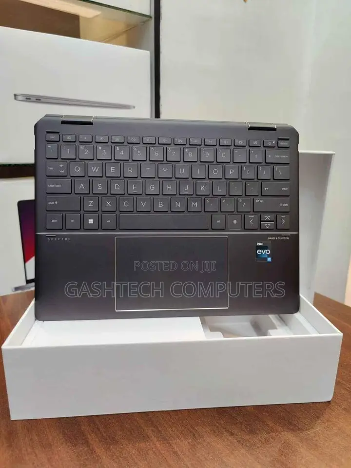 New Laptop HP Spectre X360 13 16GB Intel Core I7 SSD 1T