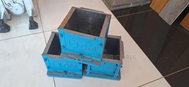 Concrete Test Cube Moulds.Cast Iron - thumbnail 2