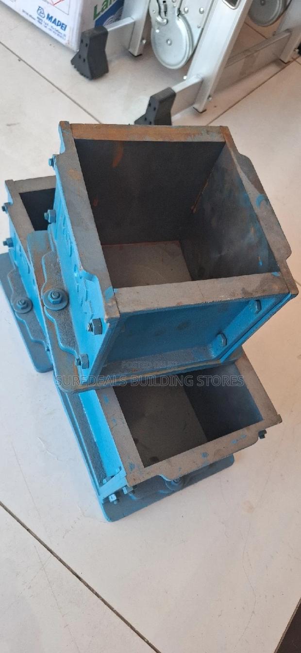 Concrete Test Cube Moulds.Cast Iron - thumbnail 3