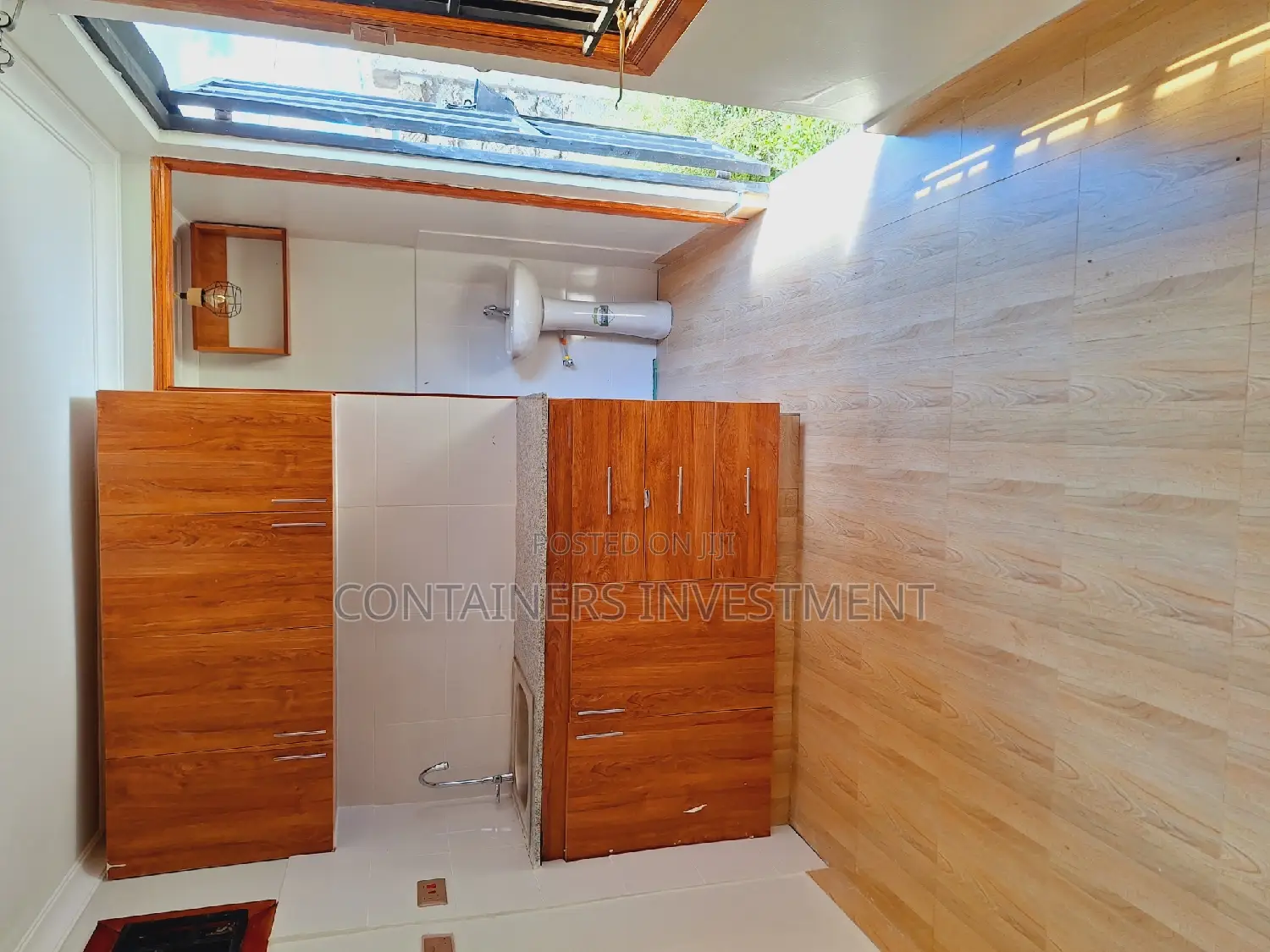 20ft Container Studio House With a Deck Extension