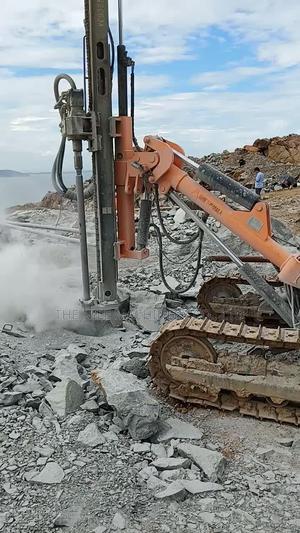 30m DTH Drill Rig Gold Mine Drilling Machine Drilling Rig - thumbnail 2