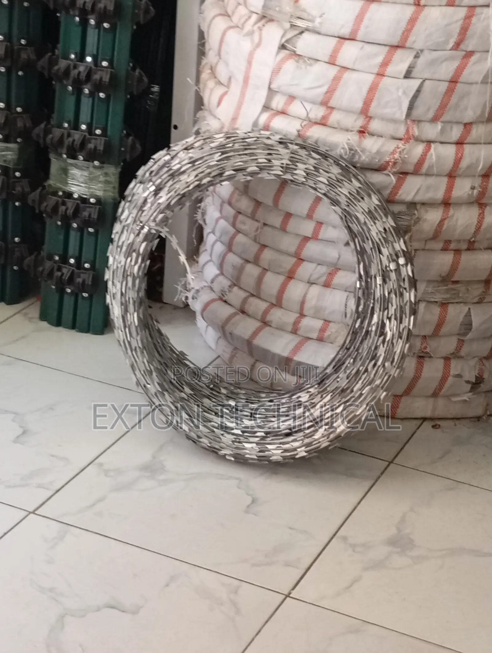 Galvanised Silver Razor Wire