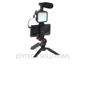 Streaming Tripod Stand Led Light Vlogging Kit for Smartphone