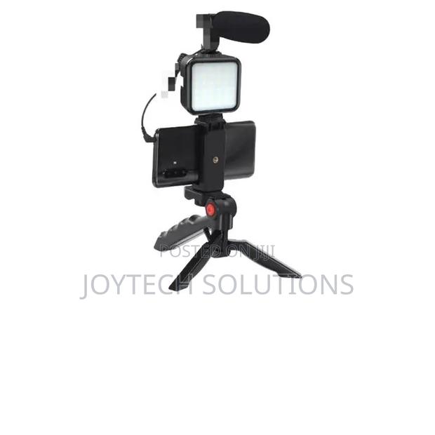 Streaming Tripod Stand Led Light Vlogging Kit for Smartphone - thumbnail 2