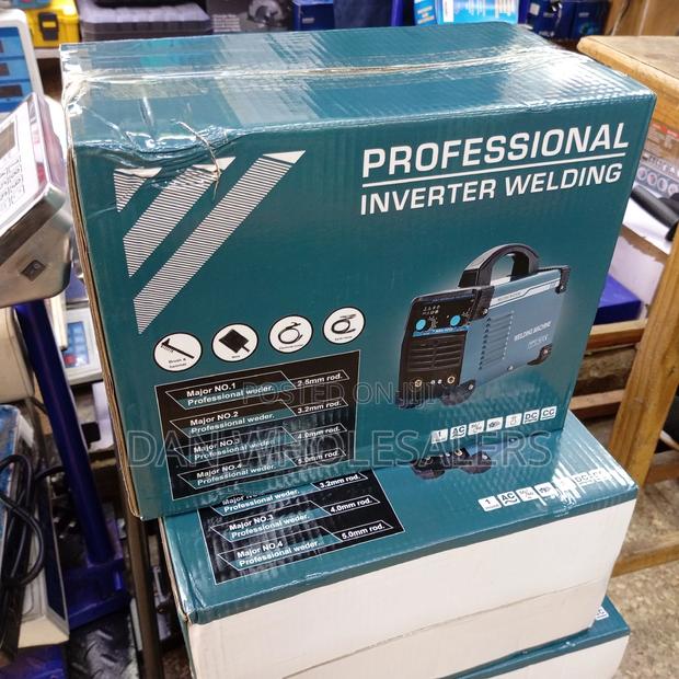 Makita Proffesional -400 Aphs Welding Machine - main view