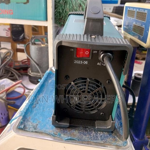 Portable Professional Makita Welding Machine - main view