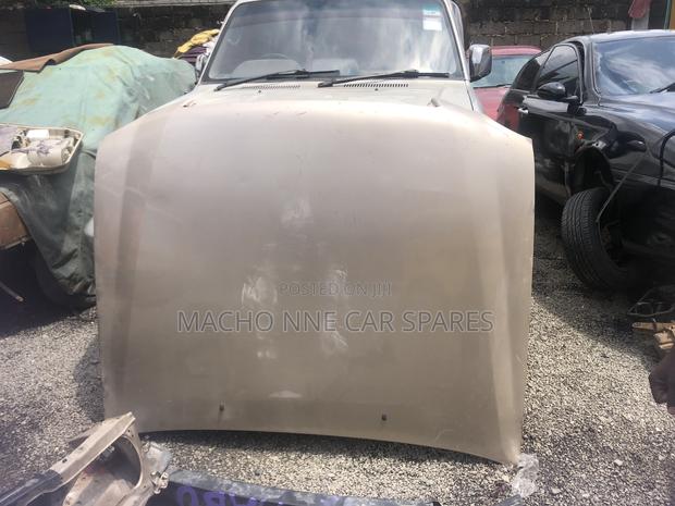 Toyota Landcruiser Cygnus Bonnet - main view