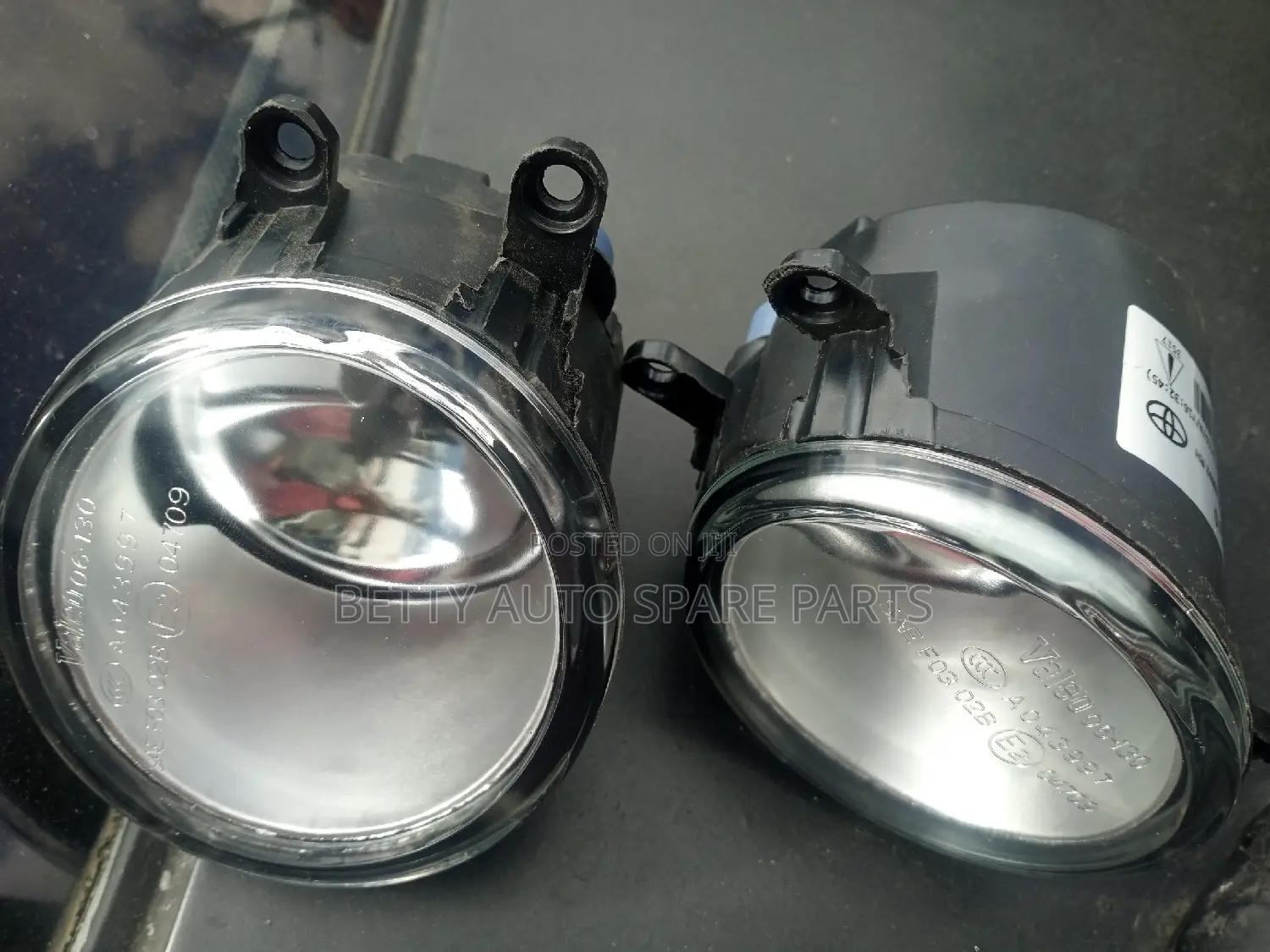 Toyota Fielder Fog Lights