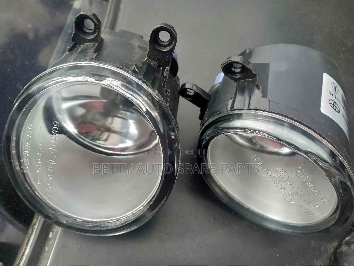 Toyota Fielder Fog Lights