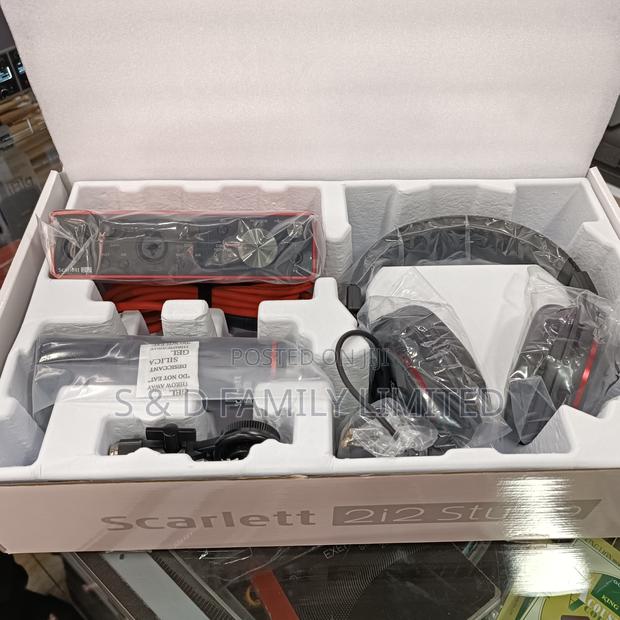 Scarlett 2i2 Studio 3rd Generation Bundle - thumbnail 3