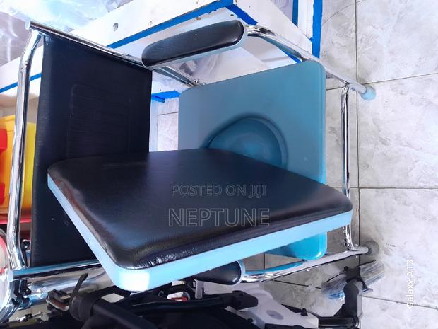 Commode Seat Without Wheels. - thumbnail 3