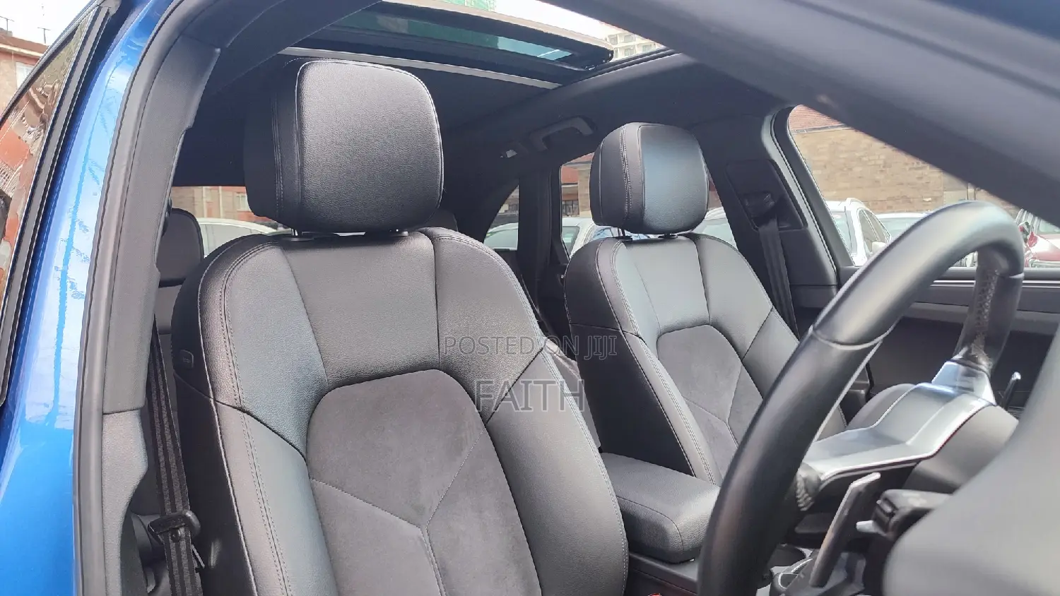 Porsche Macan Turbo w/Performance Package 2017 Blue
