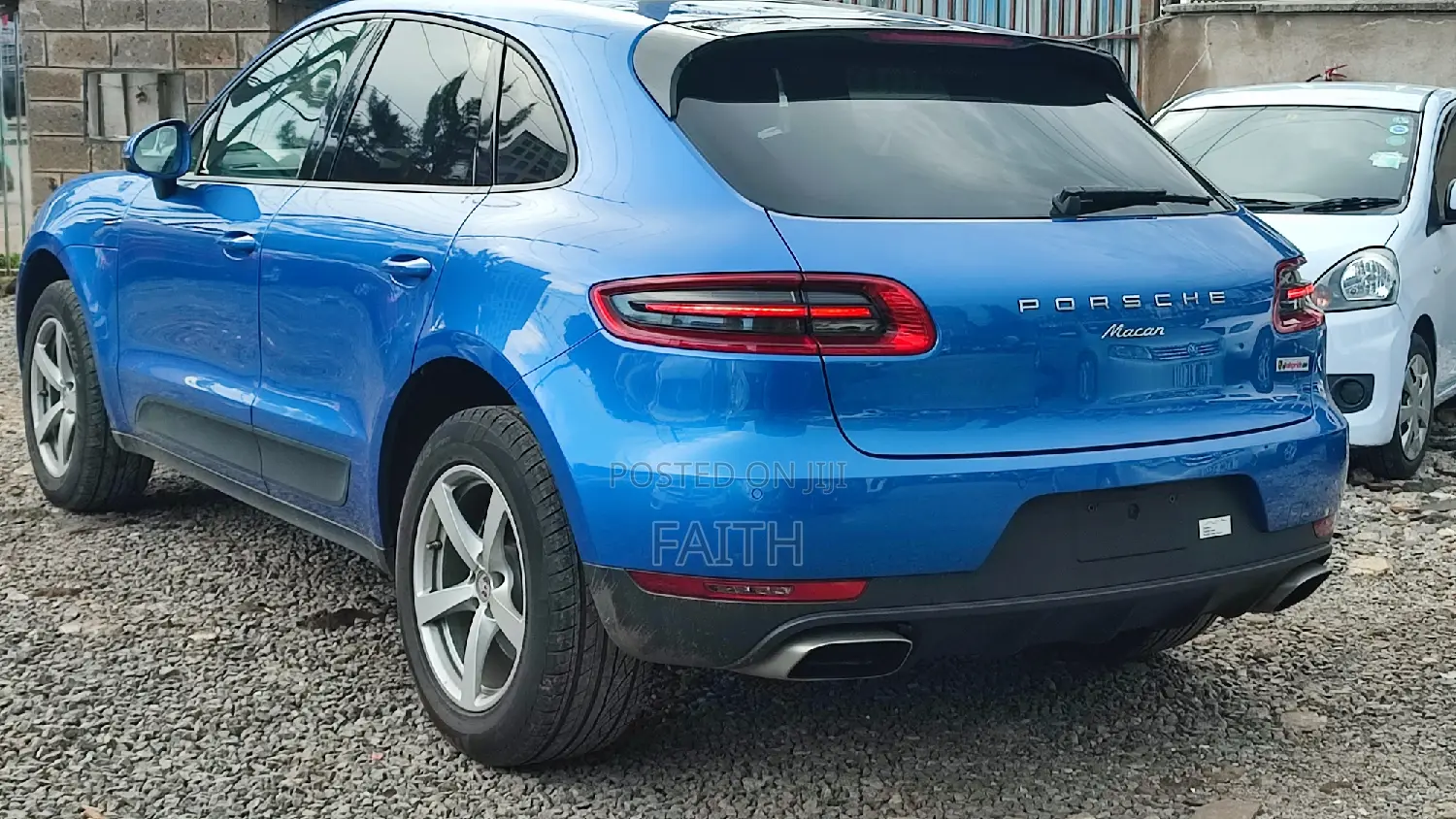 Porsche Macan Turbo w/Performance Package 2017 Blue