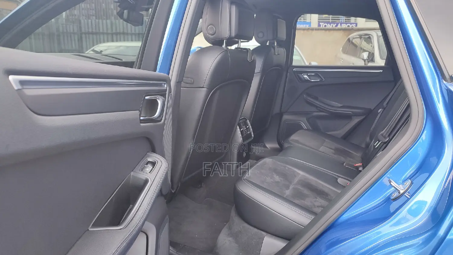 Porsche Macan Turbo w/Performance Package 2017 Blue