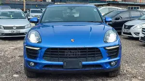 Porsche Macan Turbo w/Performance Package 2017 Blue