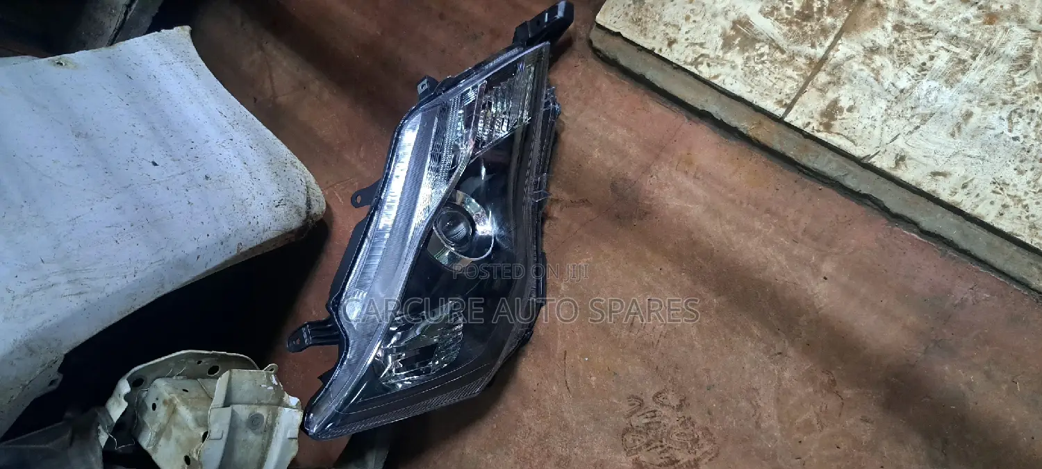 Fielder/ Axio 2012 2014 Headlight Xenon
