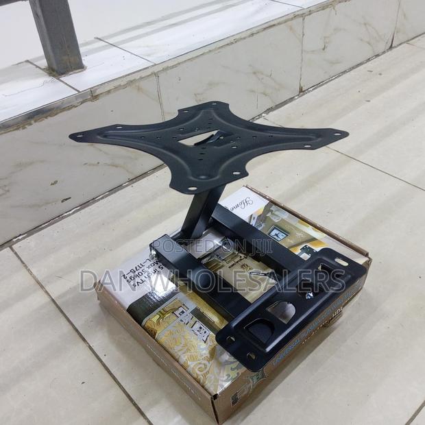 Tilting Tv Wall Mount Swivels - main view