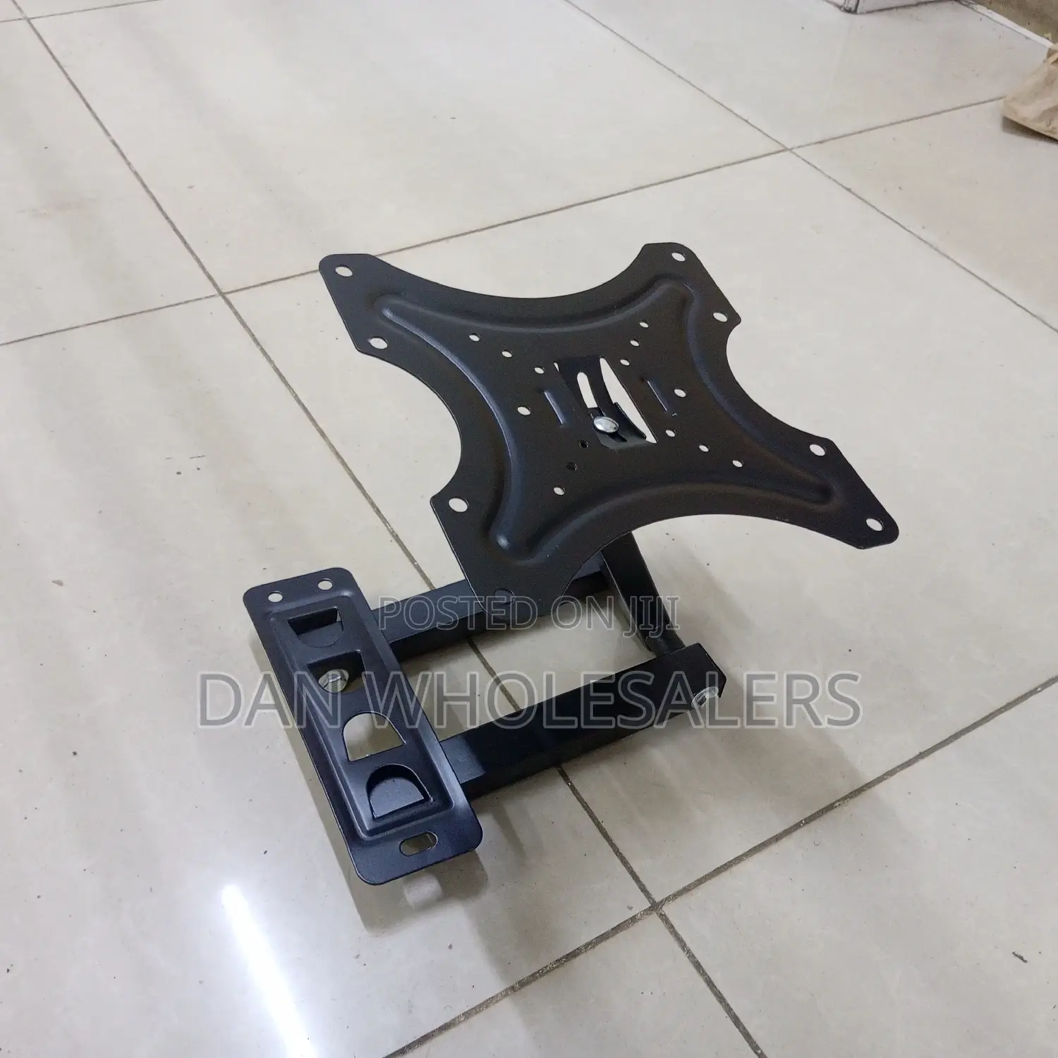TV Bracket 14 "-55" Inches. Tilting Band Swivel