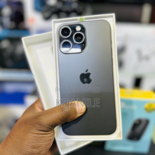 Apple iPhone 15 Pro Max 256 GB Black - thumbnail 3