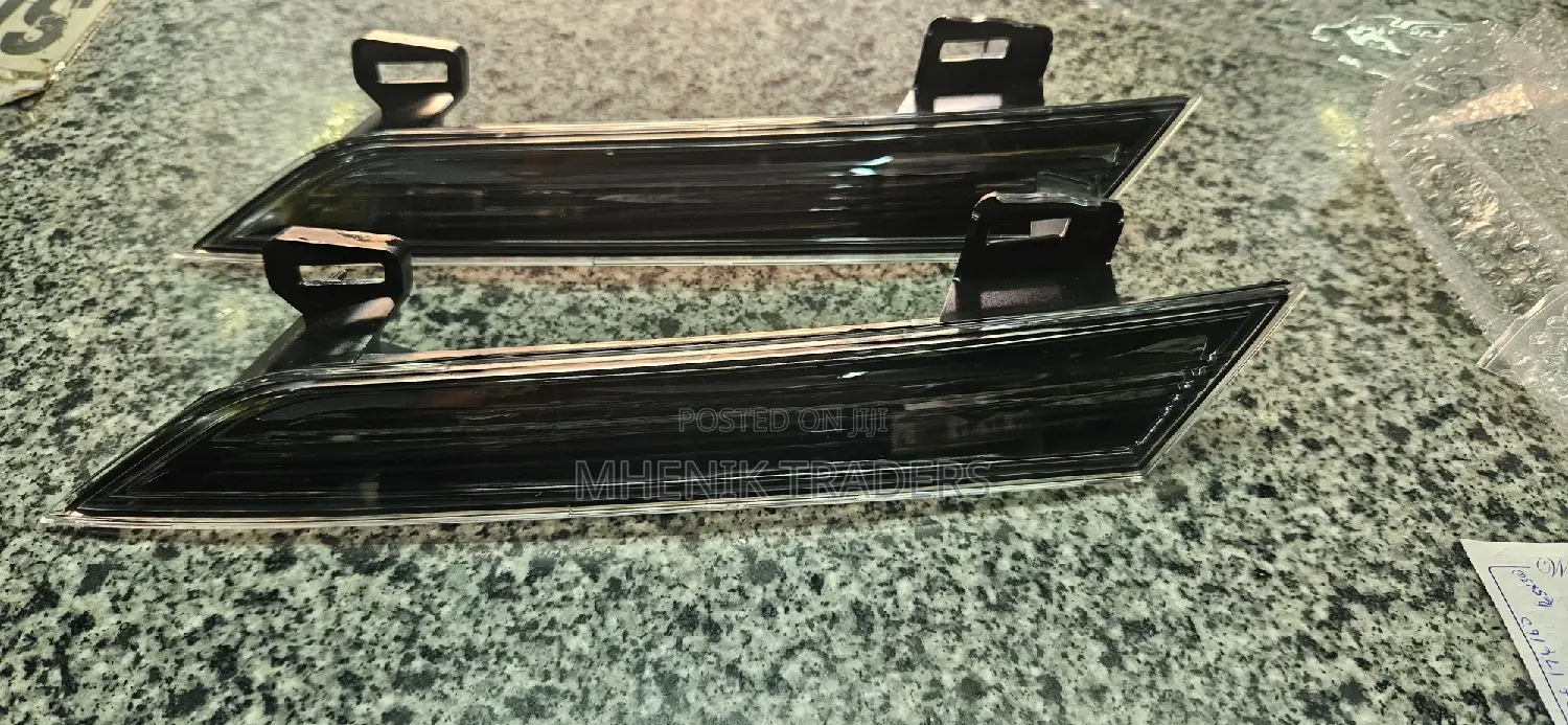 Nissan Murano Head Light Finisher
