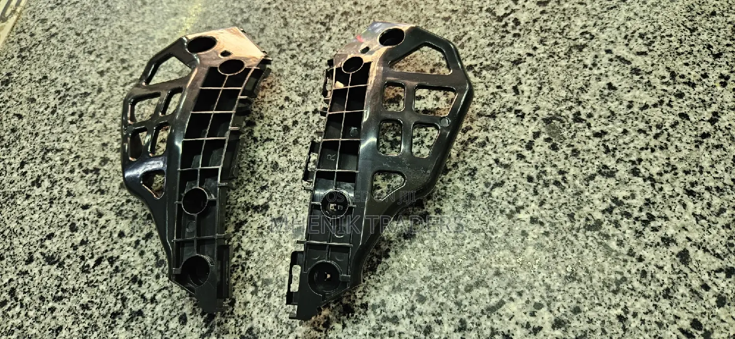 Bumper Slide Auris