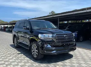 Toyota Land Cruiser 4.6 V8 ZX 2018 Black