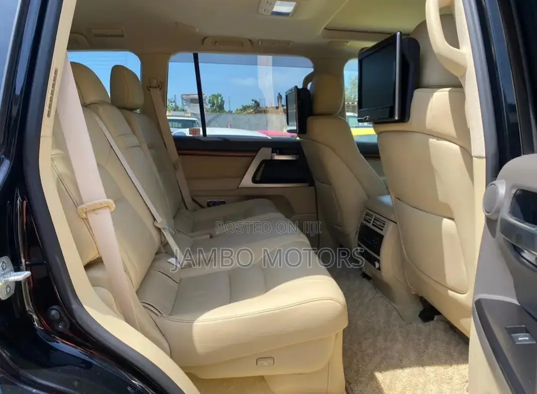 Toyota Land Cruiser 4.6 V8 ZX 2018 Black