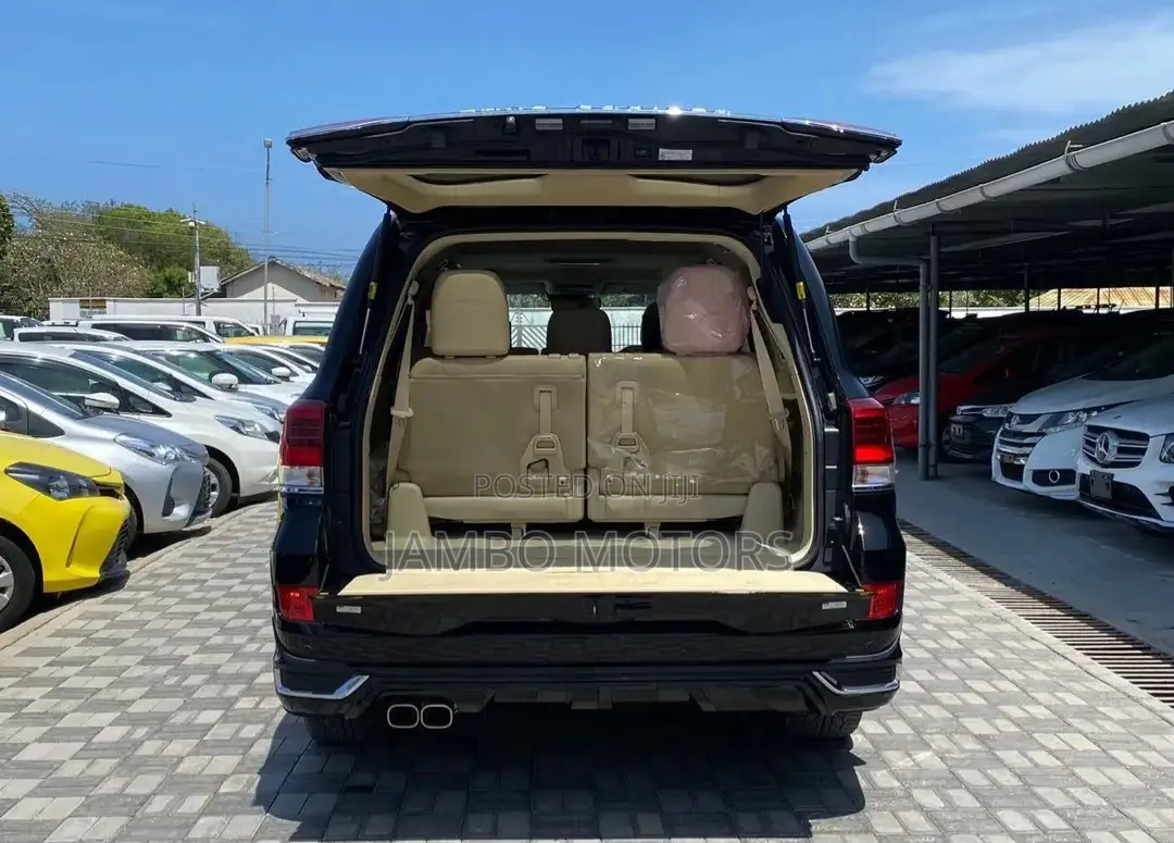 Toyota Land Cruiser 4.6 V8 ZX 2018 Black
