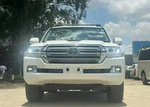 Toyota Land Cruiser 4.6 V8 ZX 2017 White