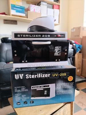 Medium Sized Uv Barber Sterilizer - thumbnail 2