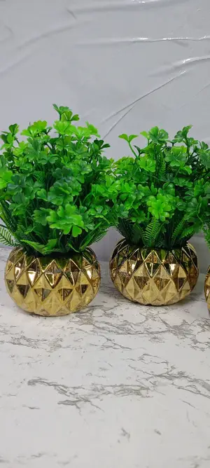 Decorative Artificial Succulents Flower in Gold Vase