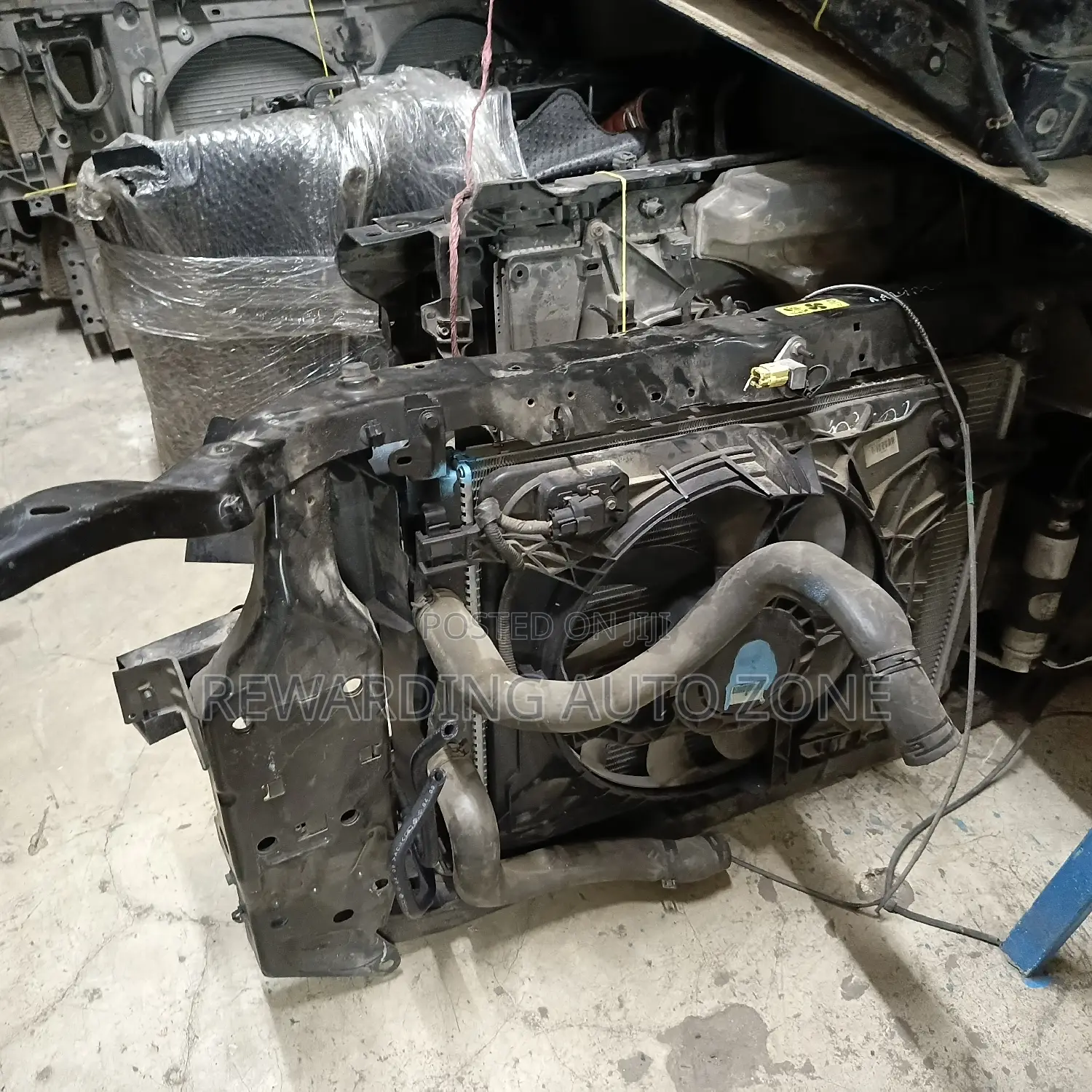 Complete Radiator Panel Nissan Dualis With Radiator .