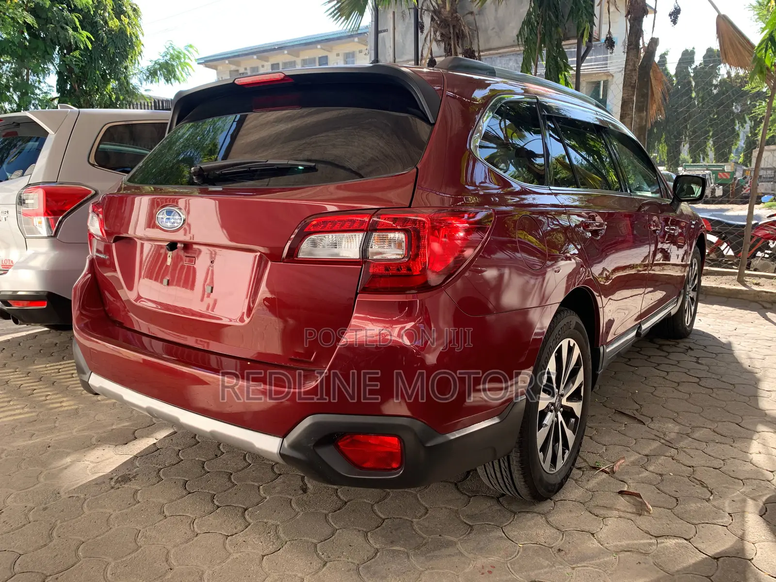 Subaru Outback 2.5i AWD 2017 Red
