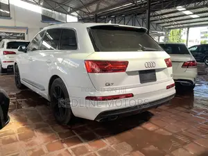 Audi Q7 3.0T Premium AWD quattro 2017 White